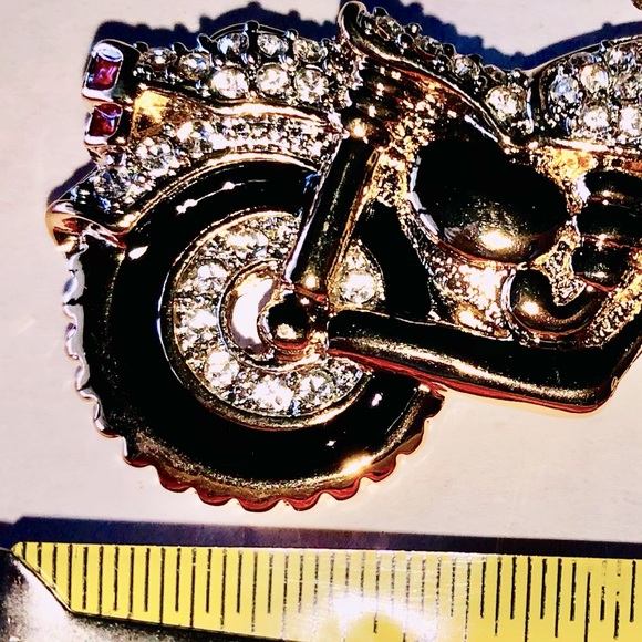Swarovski crystal motorcycle pin - Picture 8 of 9